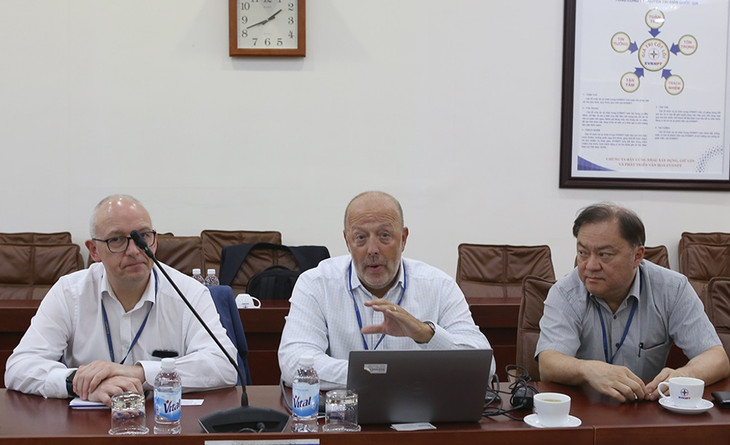 Đại diện Tập đoàn GE Vernova phát biểu tại buổi làm việc