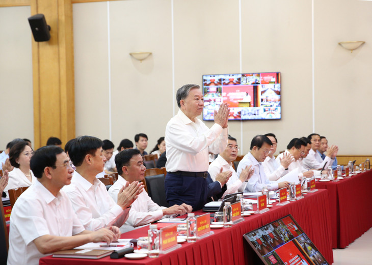 Tổng Bí thư Tô Lâm đánh giá cao cơ quan thường trực, Ban Chỉ đạo đã rất tích cực, tham mưu, ban hành các kế hoạch triển khai Nghị quyết 57-NQ/TW - Ảnh: VGP/Nguyễn Hoàng