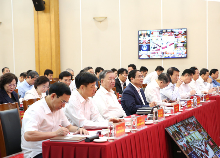 Tổng Bí thư Tô Lâm, Thủ tướng Chính phủ Phạm Minh Chính cùng các đồng chí lãnh đạo Đảng và Nhà nước tham dự Hội nghị - Ảnh: VGP/Nguyễn Hoàng
