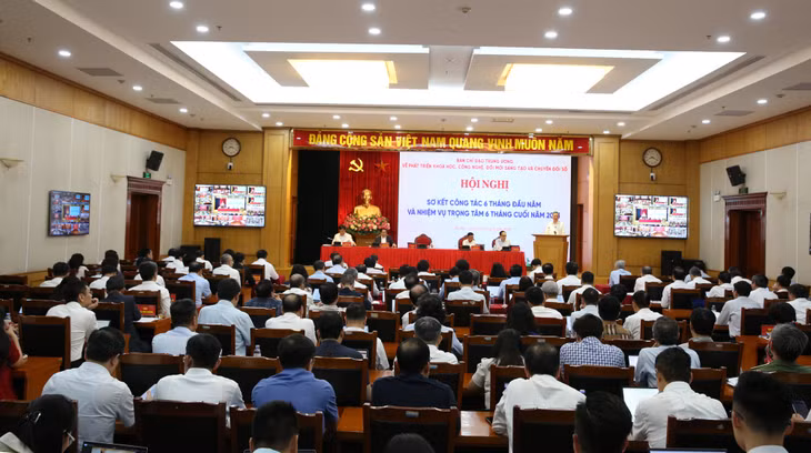 Hội nghị sơ kết công tác 6 tháng đầu năm và nhiệm vụ trọng tâm 6 tháng cuối năm 2025 của Ban Chỉ đạo Trung ương về phát triển khoa học, công nghệ, đổi mới sáng tạo và và chuyển đổi số - Ảnh: VGP/Nguyễn Hoàng