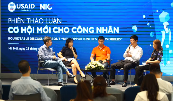 Phiên thảo luận "Cơ hội mới cho công nhân". Ảnh: Lê Tiên