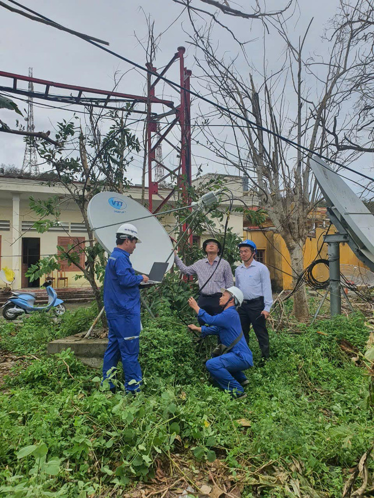 Vượt qua sóng gió với sự nỗ lực, trưa ngày 11/9/2024, VNPT đã khôi phục được mạng viễn thông công cộng tại đảo Huyện đảo Bạch Long Vỹ nơi đầu tiên đón cơn bão số 3