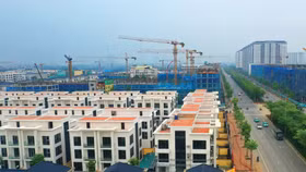 Thực tiễn thời gian qua cho thấy, có những dự án chỉ mất vài tháng để tìm được nhà đầu tư, nhưng lại mất nhiều năm để hoàn tất thủ tục pháp lý. Ảnh: Tiên Giang