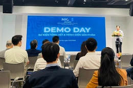 Ông Đỗ Tiến Thịnh, Phó Giám đốc Trung tâm Đổi mới sáng tạo Quốc gia phát biểu tại lễ tổng kết và trình diễn sản phẩm trí tuệ nhân tạo trong công vụ