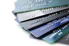 Tổ chức phát hành thẻ phải gặp mặt trực tiếp và đối chiếu khớp đúng thông tin sinh trắc học của chủ thẻ