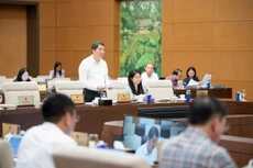 Thứ trưởng Bộ Tài chính Cao Anh Tuấn phát biểu giải trình tại cuộc họp