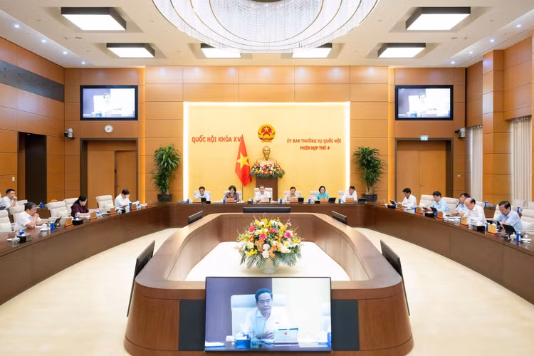 Thường vụ Quốc hội xem xét, cho ý kiến Dự án Luật sửa đổi, bổ sung một số điều của Luật Ngân hàng Nhà nước Việt Nam; Luật Phòng, chống rửa tiền và Luật Các tổ chức tín dụng