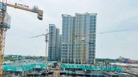 Sau nhiều năm tăng trưởng dựa mạnh vào đòn bẩy tài chính và kỳ vọng tăng giá, thị trường hiện buộc phải quay về những yếu tố căn bản hơn như dòng tiền, pháp lý, khả năng triển khai và nhu cầu ở thực. Ảnh: Gia Tường