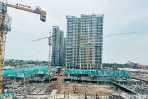 Sau nhiều năm tăng trưởng dựa mạnh vào đòn bẩy tài chính và kỳ vọng tăng giá, thị trường hiện buộc phải quay về những yếu tố căn bản hơn như dòng tiền, pháp lý, khả năng triển khai và nhu cầu ở thực. Ảnh: Gia Tường