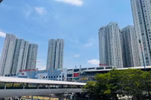 Hiệp hội cho rằng cách tính hiện nay phù hợp hơn với các dự án cao cấp hoặc nhóm khách hàng thu nhập cao, nhưng chưa sát với nhu cầu thực tế của thị trường nhà ở đô thị. Ảnh: Gia An