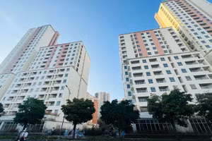 Lãi suất tăng đang trực tiếp “siết thanh khoản”, buộc người mua chuyển sang trạng thái thận trọng và ưu tiên các sản phẩm có giá trị sử dụng thực. Ảnh: Gia Tường