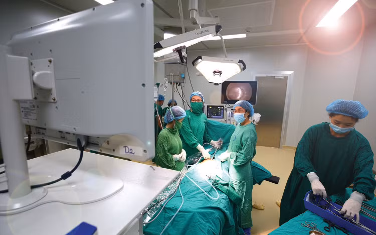 Hình thức đàm phán cạnh tranh được đánh giá là phù hợp với những gói thầu công nghệ mới, giải pháp tích hợp, chuyển đổi số, thiết bị y tế công nghệ cao. Ảnh: Lê Gia Khoa