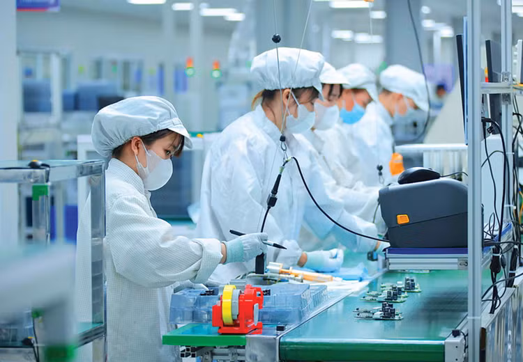 Môi trường đầu tư kinh doanh minh bạch, ổn định, giảm hình sự hóa quan hệ kinh tế sẽ tạo động lực thúc đẩy khu vực kinh tế tư nhân sáng tạo, tạo giá trị mới. Minh họa: Hoàng Hiếu
