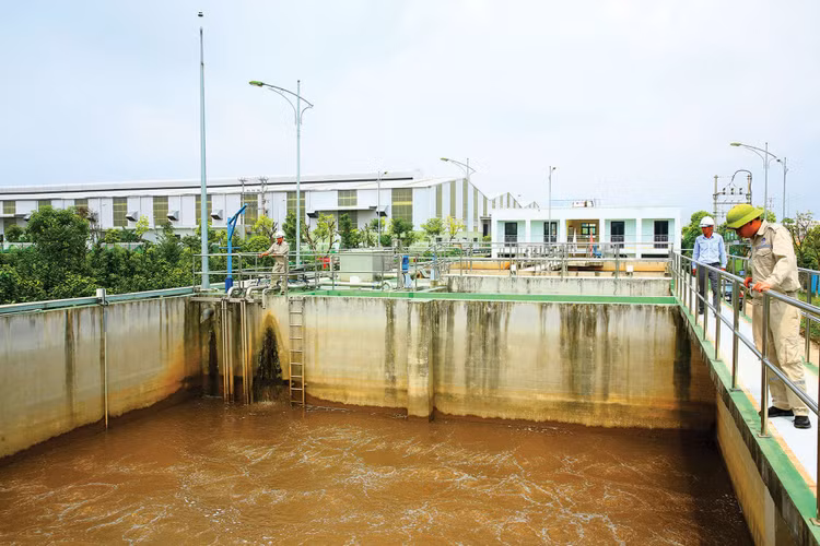 Gói thầu Xây lắp + thiết bị; thí nghiệm cọc có giá 155,6 tỷ đồng, thuộc Dự án Xây dựng Nhà máy Xử lý nước thải TP. Vĩnh Yên, giai đoạn II. Ảnh minh họa: Tiên Giang