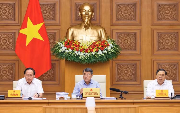 Thủ tướng Lê Minh Hưng chủ trì cuộc họp với các bộ, ngành liên quan về Dự án Luật Đất đai (sửa đổi), Luật Nhà ở (sửa đổi) và Luật Kinh doanh bất động sản (sửa đổi). Ảnh: Chinhphu.vn