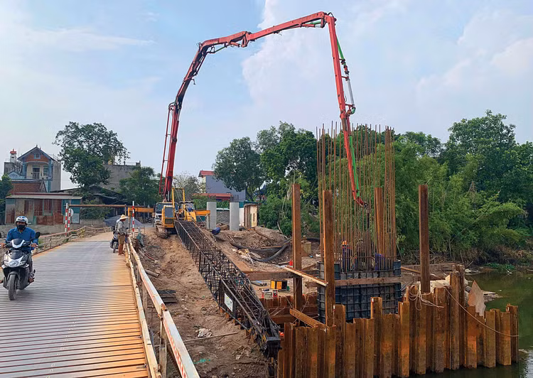 Nhiều dự án được áp dụng cơ chế chỉ định thầu hay cơ chế đặc thù nhằm rút ngắn thời gian chuẩn bị, đẩy nhanh tiến độ sớm đưa công trình vào khai thác. Ảnh minh họa: An Chi