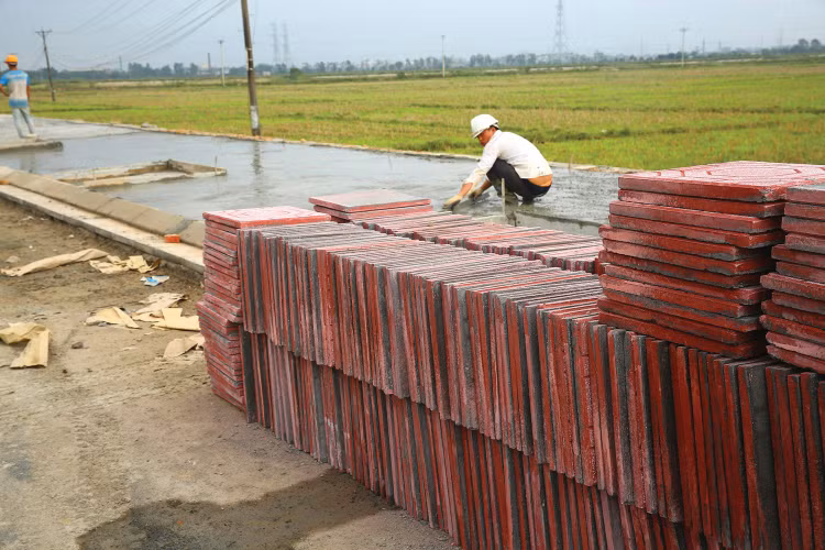 Không ít nhà thầu chưa biết về ưu đãi trong đấu thầu tại Nghị quyết số 198/2025/QH15 để lựa chọn gói thầu phù hợp tham dự thầu. Ảnh: Nhã Chi