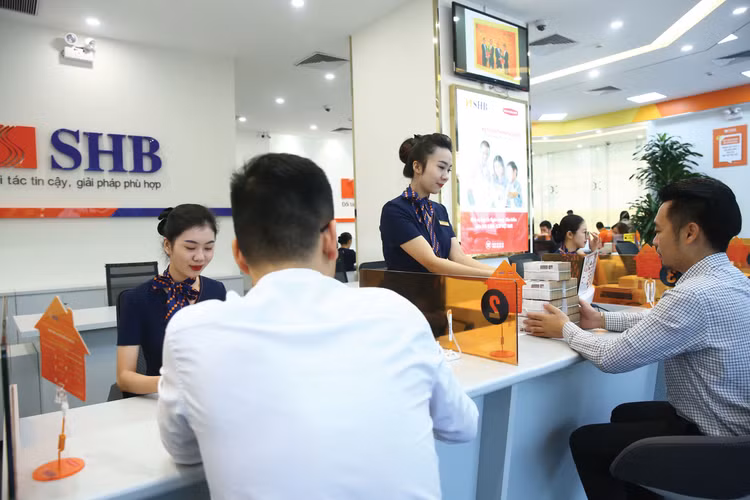 Mô hình tăng trưởng dựa chủ yếu vào mở rộng tín dụng đang tiệm cận giới hạn an toàn. Ảnh: Tiên Giang