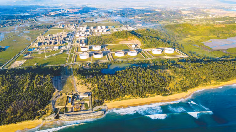 Thông qua các dự án đầu tư quy mô lớn, Petrovietnam tạo ra nhu cầu đối với hàng loạt ngành công nghiệp và dịch vụ trong nước