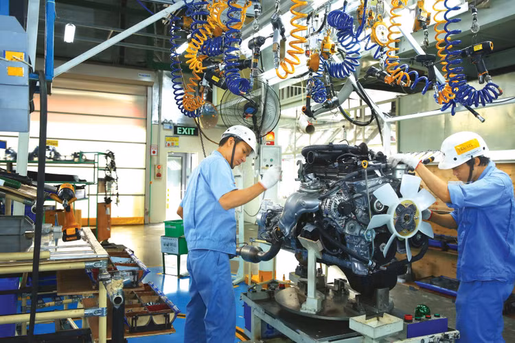 Tỷ trọng khu vực công nghiệp và dịch vụ trong GDP đạt trên 80% trong giai đoạn 2021 – 2025. Ảnh: Lê Tiên