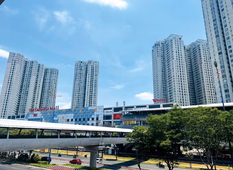 Việc hình thành mạng lưới đường sắt đô thị sẽ thúc đẩy mô hình phát triển đô thị theo định hướng giao thông công cộng, biến giá trị thặng dư đất đai thành ngân sách tái đầu tư hạ tầng. Ảnh: Bảo Tín