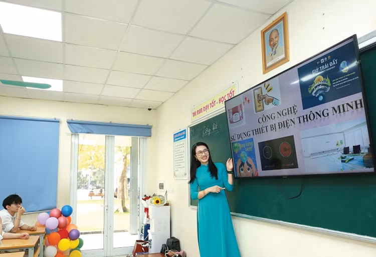 Hồ sơ mời thầu yêu cầu hợp đồng tương tự là hợp đồng cung cấp trang thiết bị dạy học tối thiểu bậc THPT. Minh họa: Nhã Chi