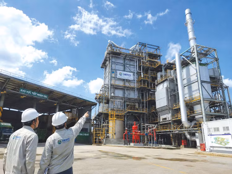 Nhà máy xử lý chất thải công nghiệp phát điện Nedo được xây dựng tại Khu liên hợp xử lý chất thải Nam Sơn, đi vào hoạt động năm 2016, công suất xử lý 75 tấn chất thải/ngày. Ảnh: Phúc An 