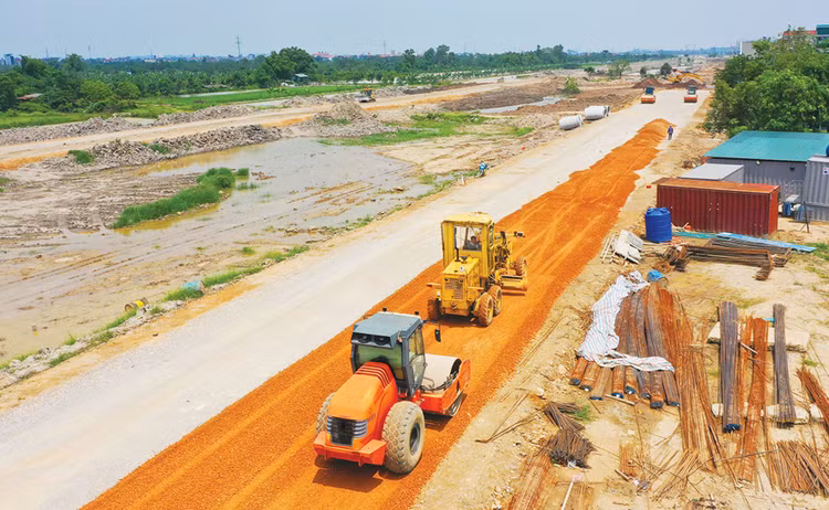 Hà Nội tiếp tục duy trì tốc độ giải ngân đầu tư công cao dù quy mô vốn thuộc nhóm lớn nhất cả nước với tổng kế hoạch 126 nghìn tỷ đồng. Ảnh: Lê Tiên