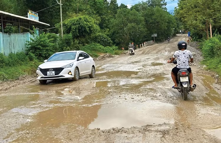 Gói thầu EC thuộc Dự án Cải tạo, nâng cấp Quốc lộ 14D tại Đà Nẵng có quy mô lớn, phạm vi công việc rộng với lý trình thi công hơn 70 km. Ảnh: Hoài Văn