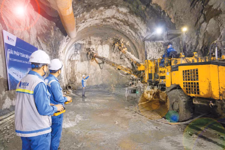 Dự thảo thông tư cho phép sử dụng định mức của nước ngoài đối với các công tác xây dựng sử dụng công nghệ, thiết bị, biện pháp thi công mới, chưa phổ biến ở Việt Nam. Ảnh: Gia Khoa