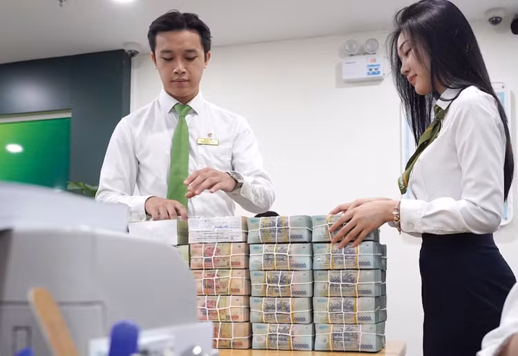 Việc phát hành chứng chỉ tiền gửi hỗ trợ các ngân hàng cải thiện cơ cấu vốn huy động, đặc biệt là vốn trung và dài hạn. Ảnh: Ngọc Thắng