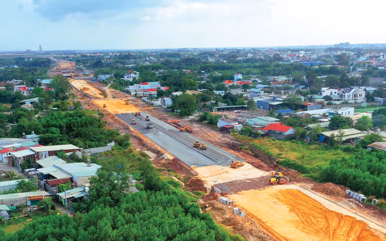 Các dự án thành phần cao tốc Bắc - Nam phía Đông được đầu tư mở rộng theo phương thức PPP thu hút sự quan tầm của nhiều nhà đầu tư và tổ chức tín dụng tham gia. Ảnh: Lê Tiên
