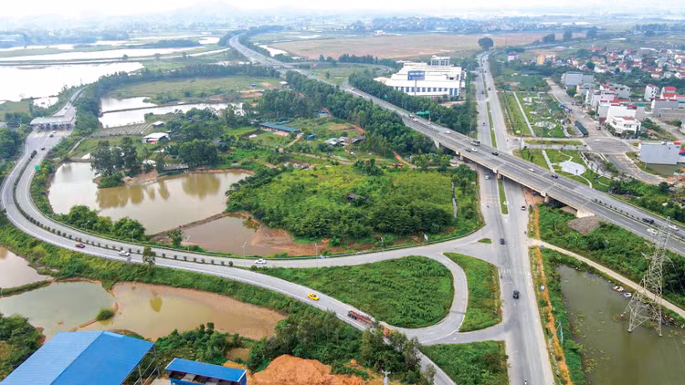 Mạng lưới đường bộ cao tốc được quy hoạch gồm 46 tuyến, tổng chiều dài khoảng 10.106 km. Ảnh: Lê Tiên