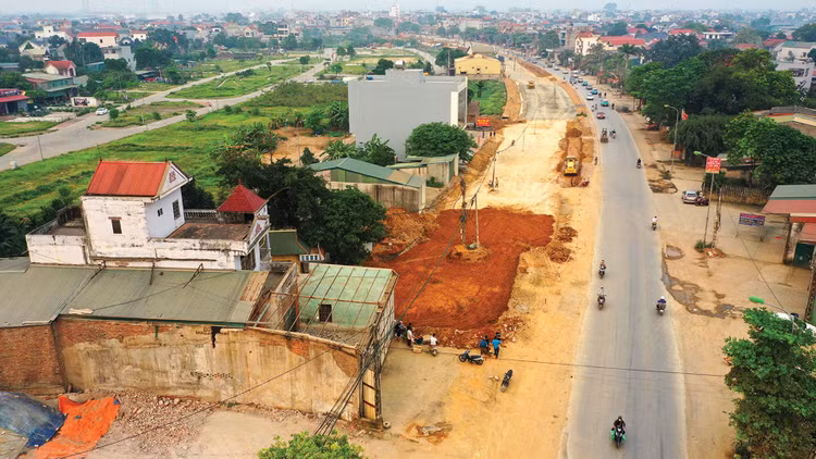 Việc áp dụng hai loại hợp đồng trọn gói, đơn giá cố định với các dự án chịu tác động lớn của công tác giải phóng mặt bằng và biến động giá vật liệu tiềm ẩn nhiều rủi ro cho cả chủ đầu tư và nhà thầu. Ảnh: Lê Gia Khoa