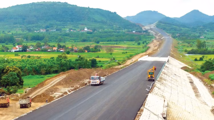 Cao tốc Bắc - Nam đoạn Chí Thạnh - Vân Phong được hoàn thành vào dịp 19/12/2025. Ảnh: Tuyết Như