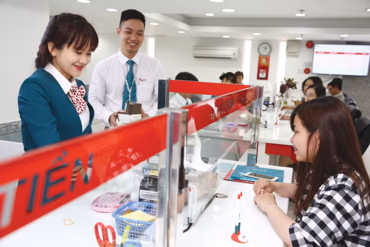 Nhiều ngân hàng có tỷ trọng tín dụng kinh doanh bất động sản và xây dựng ở mức cao. Ảnh: Phúc An