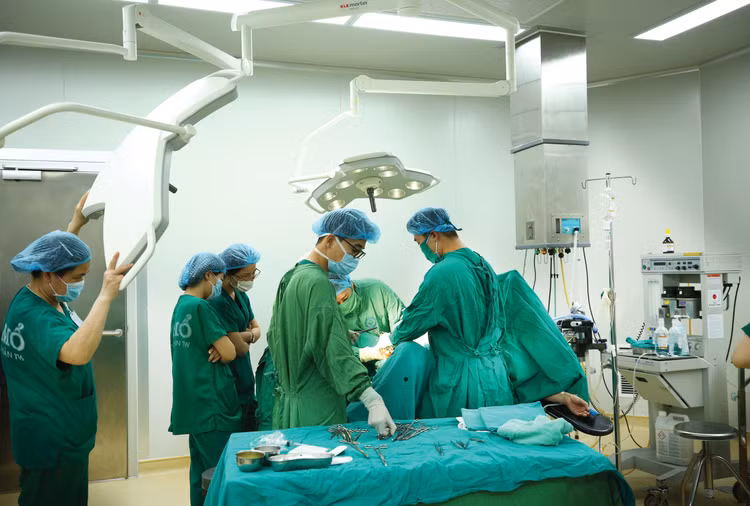 Nhiều cơ sở y tế đề xuất mở rộng nhóm sản phẩm vật tư, thiết bị y tế được áp dụng mua sắm tập trung cấp quốc gia để giảm áp lực cho các bệnh viện. Ảnh: Lê Tiên
