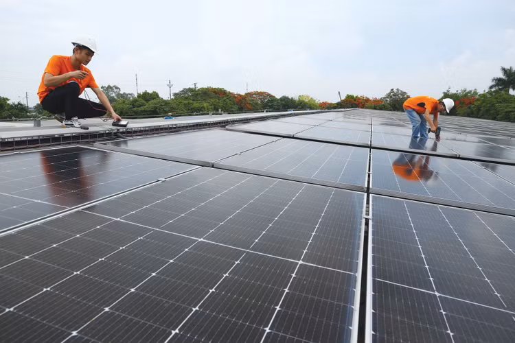 Quy hoạch điện VIII điều chỉnh đặt mục tiêu, đến năm 2030 công suất pin lưu trữ đạt 10.000 - 16.300 MW để phù hợp tỷ trọng của năng lượng tái tạo. Ảnh: Nhã Chi 
