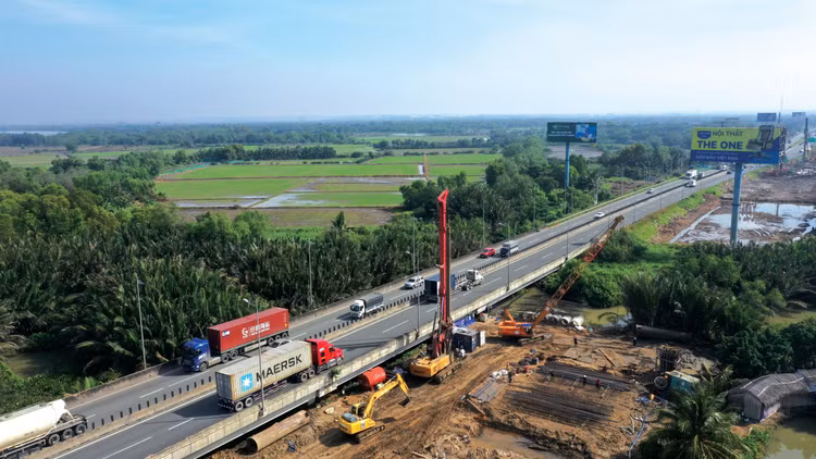 Sản lượng thực hiện của Dự án Mở rộng đoạn cao tốc TP.HCM - Long Thành đạt khoảng 54% kế hoạch. Ảnh: Song Lê