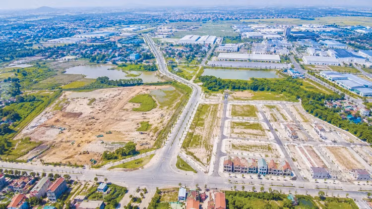 Dự án Khu tái định cư cho các hộ dân thôn Đê Hến có tổng mức đầu tư 75,639 tỷ đồng, phục vụ giải phóng mặt bằng cho Khu công nghiệp Sơn Lôi. Ảnh minh họa: Nhã Chi