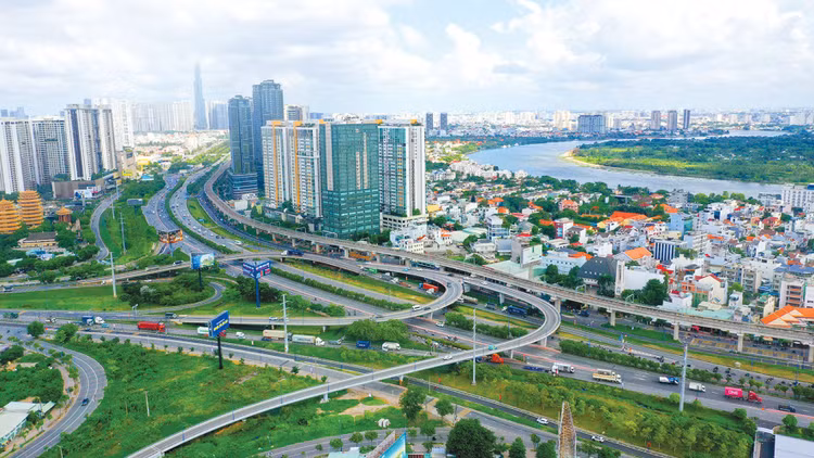 TP.HCM tái cấu trúc không gian phát triển theo mô hình đô thị đa cực với 5 cực động lực, 5 trung tâm vệ tinh nhằm tối ưu hóa nguồn lực và tránh mở rộng dàn trải. Ảnh: Lê Tiên