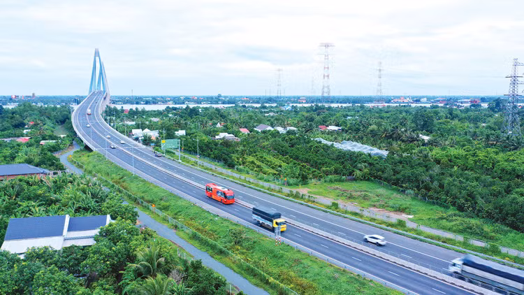Giao thông đường bộ là một trong những lĩnh vực ghi nhận áp dụng chỉ định thầu mạnh mẽ nhất. Ảnh minh họa: Lê Tiên
