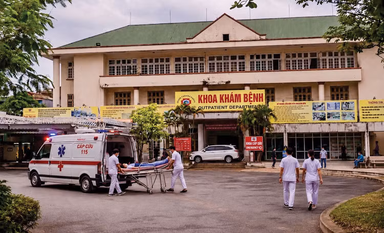 Dự án Đầu tư xây dựng nhà khám bệnh Bệnh viện Đa khoa tỉnh Quảng Ninh do Ban Quản lý dự án đầu tư xây dựng khu vực I tỉnh Quảng Ninh làm chủ đầu tư. Ảnh: Tiến Luật