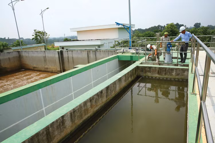 Gói thầu Thi công xây dựng 01 và thiết bị thuộc Dự án Hệ thống xử lý nước thải Cụm công nghiệp - tiểu thủ công nghiệp Phong Nẫm dự kiến đóng thầu ngày 5/10/2026. Ảnh minh họa: Tiến Giang