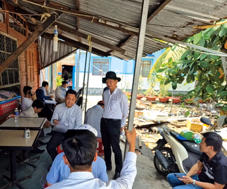 Công tác đo đạc, bồi thường tại Dự án Đầu tư xây dựng công trình cầu trên tuyến đường bộ ven biển An Biên - TP. Rạch Giá vẫn được triển khai tại thời điểm cuối tháng 4/2026. Ảnh: Văn Huyền