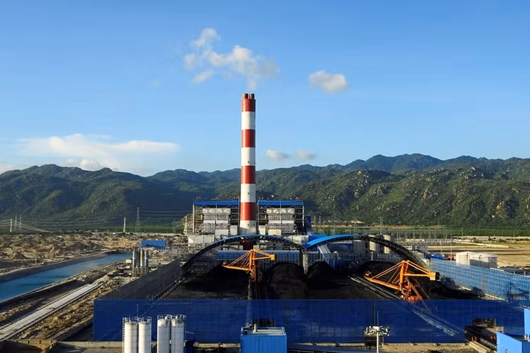 Nhiệt điện Vĩnh Tân loay hoay bán triệu tấn tro xỉ