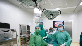 Tỷ lệ tiết kiệm cao trong đấu thầu có thể do chênh lệch về giá khá lớn giữa các mặt hàng thuốc, vật tư y tế, thiết bị y tế cùng chủng loại. Ảnh: Tiên Giang