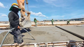 Nhu cầu nhân sự ngành xây dựng đang dẫn đầu thị trường lao động với dự báo tăng 55% so với năm 2025. Ảnh: Song Lê