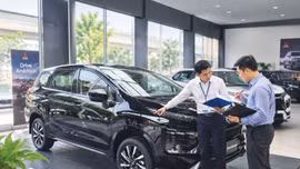 Yêu cầu giấy phép bán hàng xuất hiện tại nhiều gói thầu mua xe ô tô phục vụ công tác chung được mời thầu đầu tháng 8/2026. Ảnh minh họa: Nhã Chi