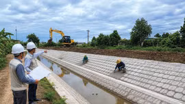 Nhiều dự án lớn đã được phân cấp mạnh cho chủ đầu tư cấp xã thực hiện, trong khi năng lực cán bộ ở cấp xã còn hạn chế. Ảnh minh họa: Chiến Khôi